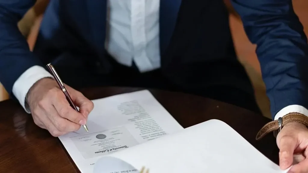 Advogados em Almeirim: Como contratar sem riscos