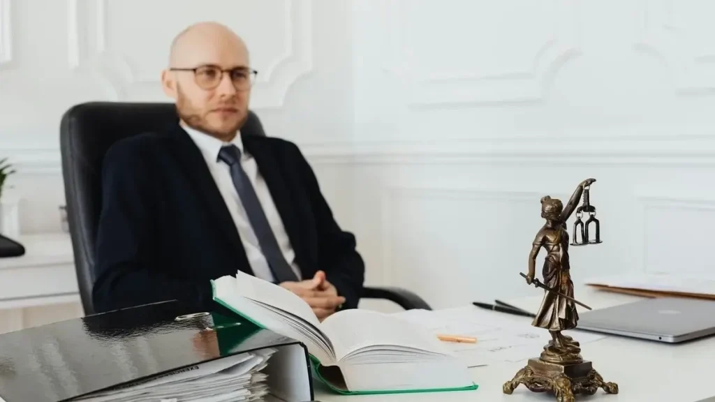 Advogados em Anori: Como contratar sem riscos