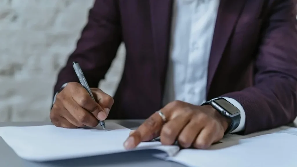 Advogados em Anamã: Como contratar sem riscos